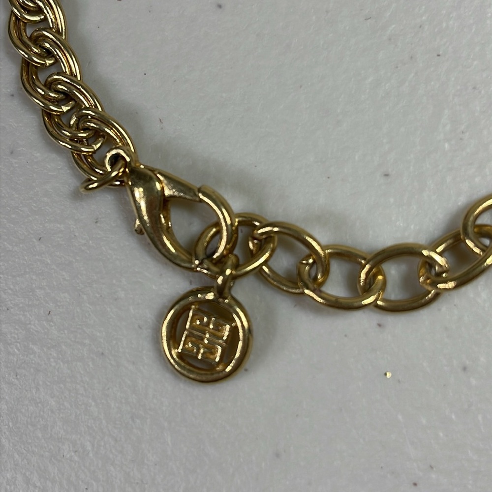 Givenchy Vintage Jewelry Gold Tone Curb Link Necklace with Logo Charm Pendant - Picture 6 of 6